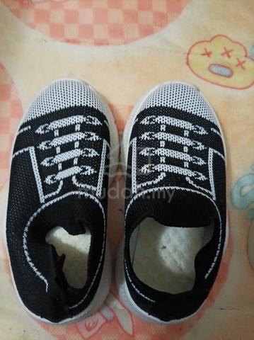 kid shoes - photo 5 of 6