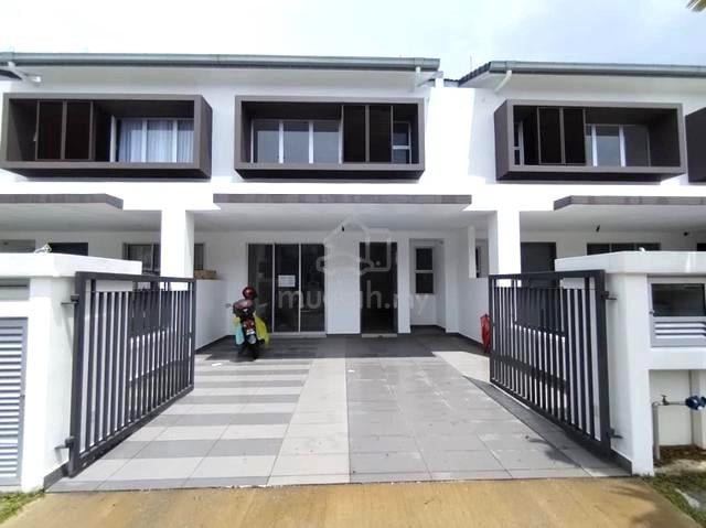 Starling Bandar Rimbayu Kota Kemuning  Move-in Condition Double Storey 1
