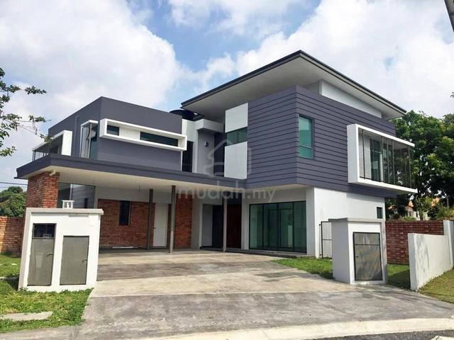 Luxury Double Storey Bungalow House【65x90 Freehold】Area Seremban 1