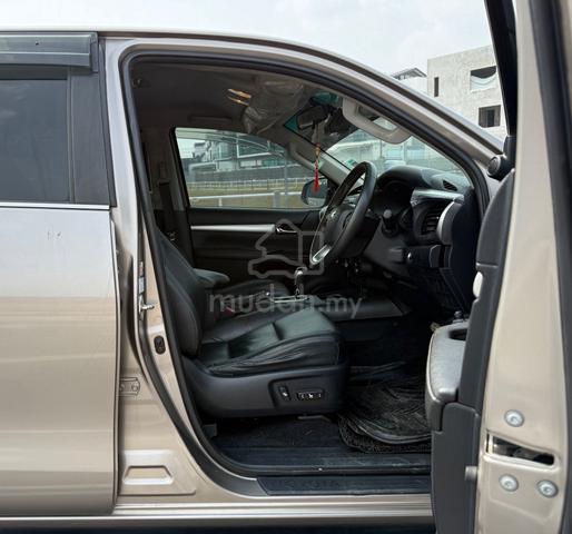 2016 Toyota HILUX 2.8 G VNT (A) Car King Condition - 4