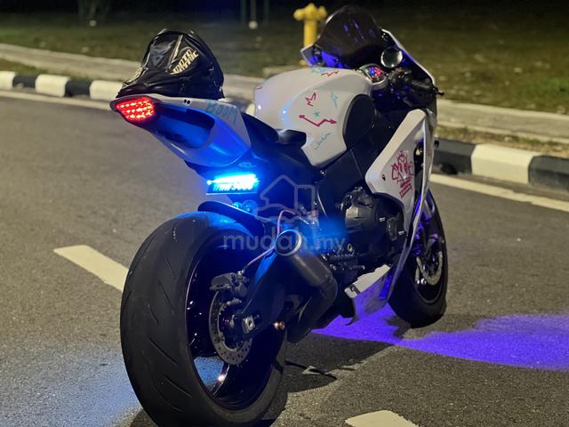FOR SALE: Honda CBR1000RR SC59 - photo 4 of 10