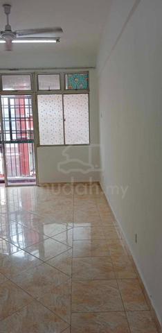 Taman Nusa Bestari, Shop Apartment 1