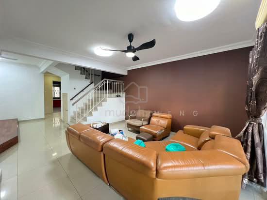 Below Market & Renovated / Laman Rimbunan 3sty, Kepong 1