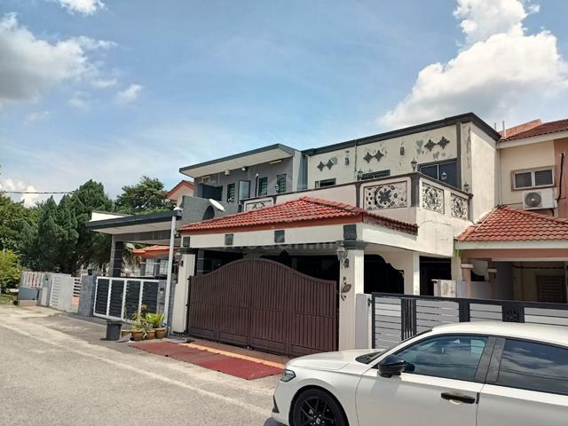 Klang Lorong Sanggul BANDAR PUTERI 22x75 Renovated Freehold Gated 1