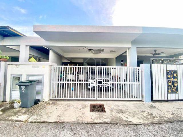 Facing open single storey terrace albury 1,mahkota hills lenggeng 1
