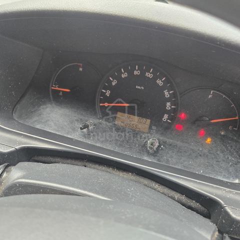 2014 Toyota HIACE 2.5 (M) green engine Panel Van - photo 6 of 6