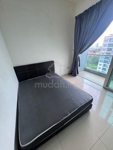 season apartment  / larkin area / room for rent 1
