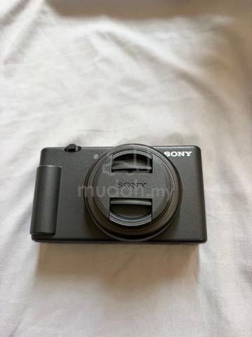 sony zv 1f - photo 2 of 4