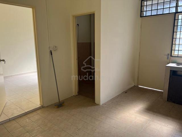 Peaceful Area Corner House 2- STOREY Terrace House (Sikamat) 4