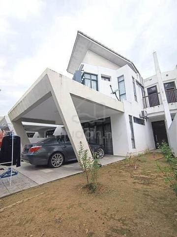 Double Storey Angular Lot Seksyen U1 Laman Glemnarie For Sale 1
