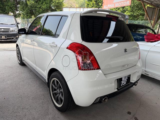 2011 Suzuki SWIFT 1.5 FACELIFT KEYLESS HARGALELONG - 2