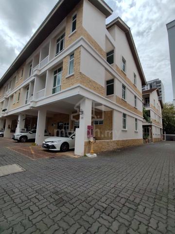 Richmont Residence | 3 Storey Town House | Corner unit | 3 Car parks 1