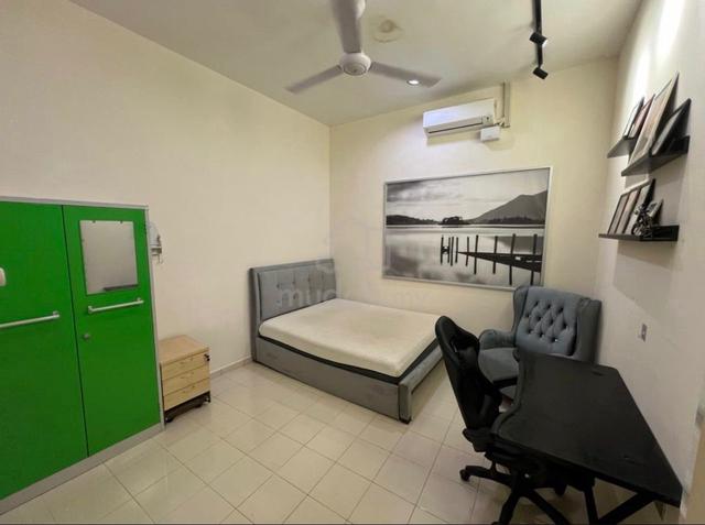 Bilik Aircond Queenbed Lelaki Kerteh / Kertih / Paka Untuk Disewa 1