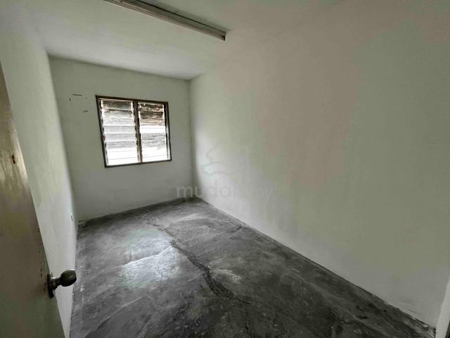 Goodyear Court 7 5