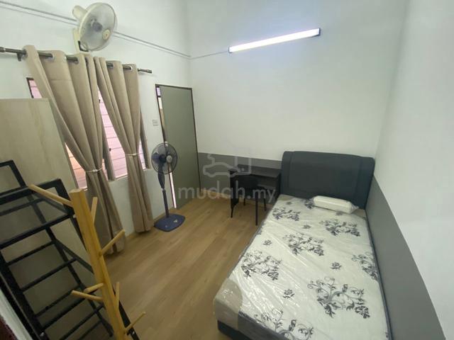 Rare Single Room With Private Toilet @ Section 17 near UM Malaya Unive 1