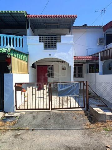 Ipoh Menglembu double storey house for rent 1