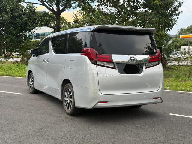2015 Toyota ALPHARD 2.5 (A)power boot/lady owner - 2