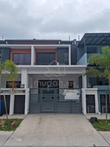 Bandar Rimbayu Double Storey House For Rent 1