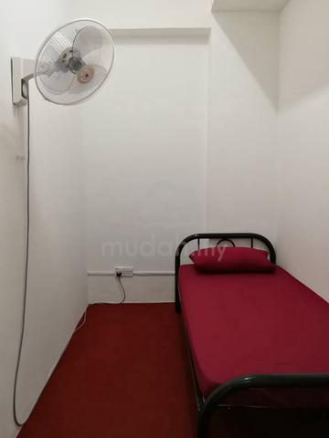 Bilik Muslimah Apartment Dataran Otomobil Seksyen 15 1