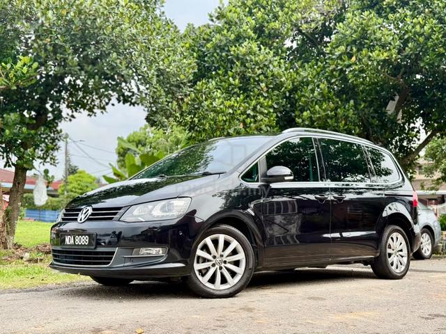 ON THE ROAD 2013 Volkswagen SHARAN 2.0 TSI (A) - 1