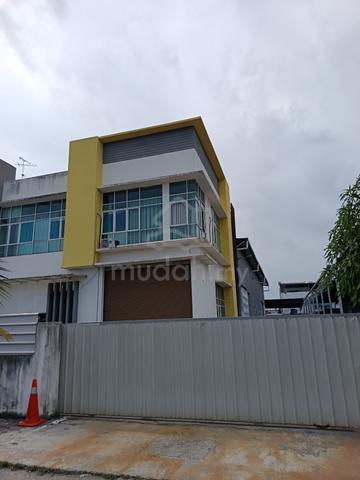 Klang Aman Perdana 1.5 Sty Semi D Factory for rent 1