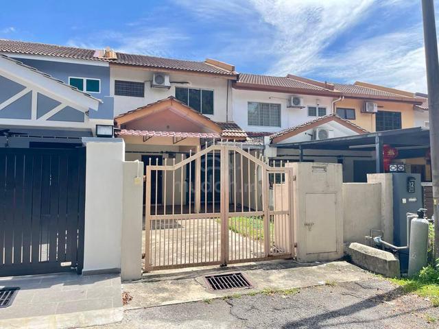 Double Storey Terrace Taman Bukit Serdang Sek 11, Seri Kembangan 1