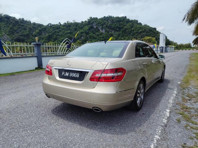 Mercedes Benz E300 AVANTGARDE (CKD) 3.0 (A) - 5