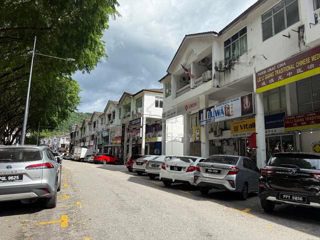 Best Price_3 storey shop lot Farlim Medan Angsana facing field 1