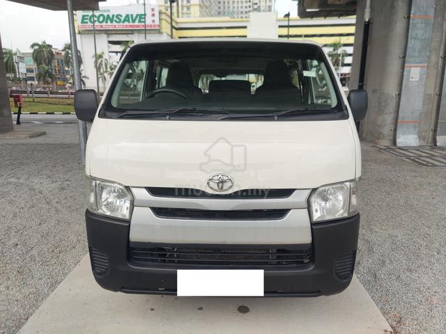 2014 Toyota Hiace 2.5 (M) Window Van 14 Seat - 2