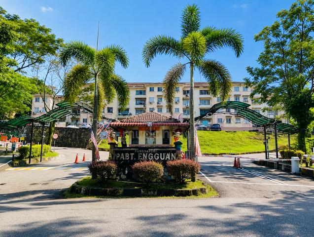saujana apartment 1
