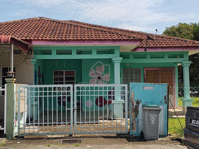 TANAH LUAS,CORNER LOT SEMI D Single Storey Taman Chembong Utama,Rembau 1