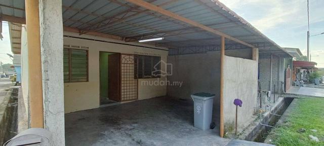 Teres Setingkat End Lot Renovated, Taman Merlimau Utara, Merlimau 1