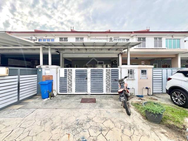 RENOVATED ‼️ Double Storey Terrace, Taman Alam Indah, Seksyen 33 1