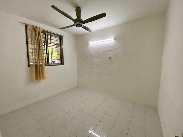 Single Storey Terrace Renovated Nice Unit 4