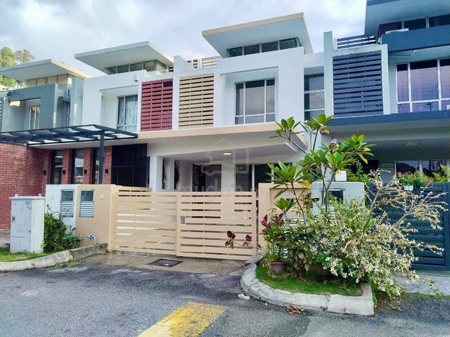 Double Storey Terrace Serenia Gardens  Taman Sierra Ukay Perdana 1