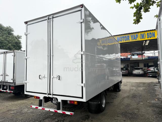 Hino XZU413R 3 Ton 17 Kaki Box Bonded 6 Pintu Lori - photo 2 of 6