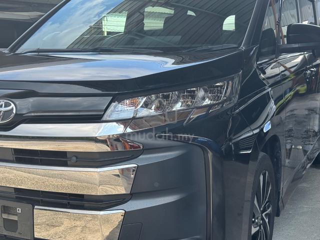 NEW FACELIFT 10K MILEAGE 2023 Toyota NOAH 2.0 SZ - 3