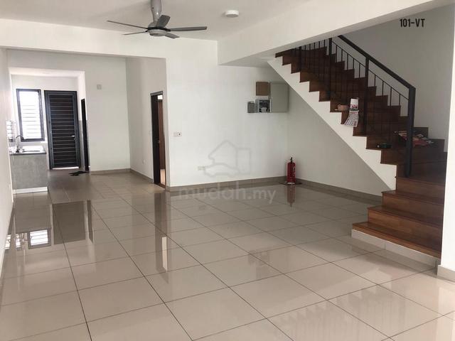 Bandar Bukit Raja (Persada) 2-Storey House 4B3R 20x70 - FOR RENT 1