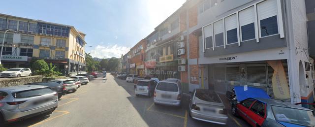 taman melawati 3 sty shoplot jalan negara . main row , 22x80 freehold= 1
