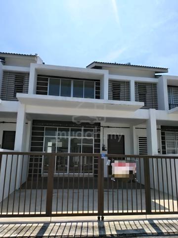 Rumah Teres 2 Tingkat Baru di Taman Kerian Putra, Parit Buntar 1