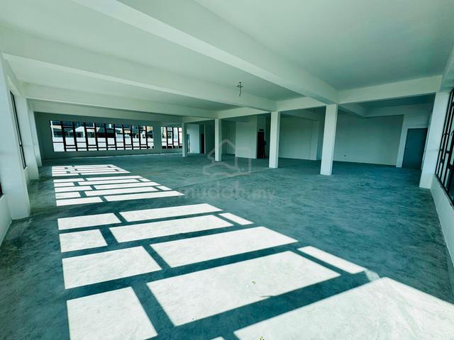 Westfield Points Commercial XL Corner Shoplot For Rent 5