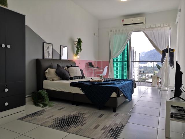 Deluxe Balcony Room @ Bayan Baru (Near SUNTECT, SPICE, ONE PRECINCT)💎 1