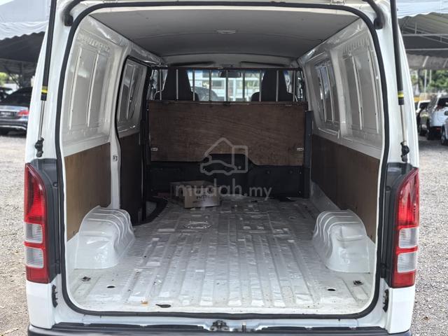 2007 Toyota Hiace 2.5 Panel Van - 5