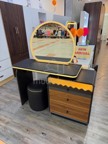 Carousel Image