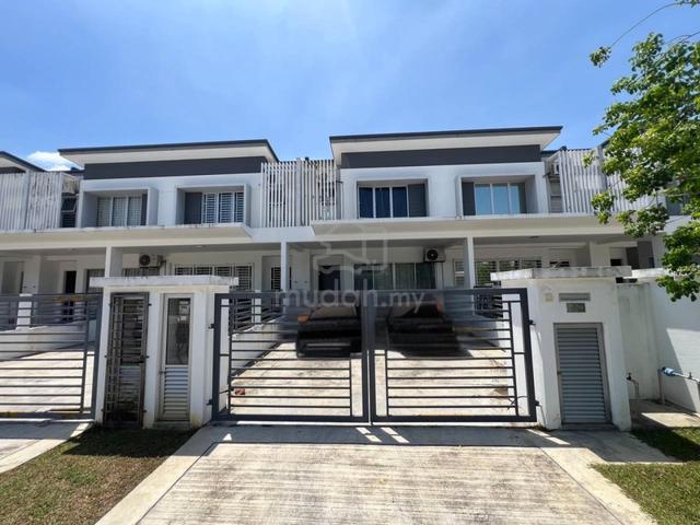 Double Storey Terrace House Taman Botanik Kundang Estates Selangor 1