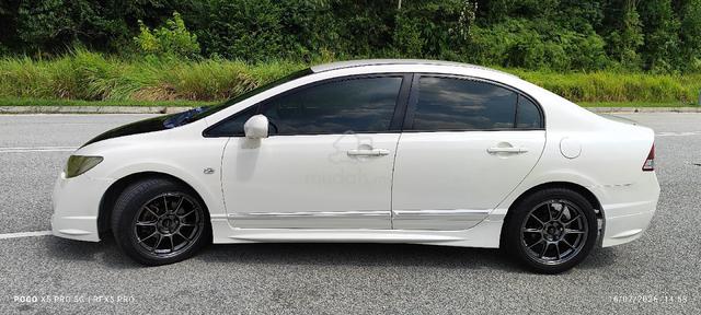Honda Civic FD 1.8L - 4