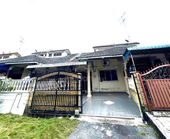 Prime location! Within 5 mins to food centre, mini market, gym & scho 1