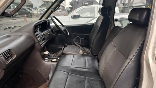 2000 Toyota HIACE 2.5 (M) - 5