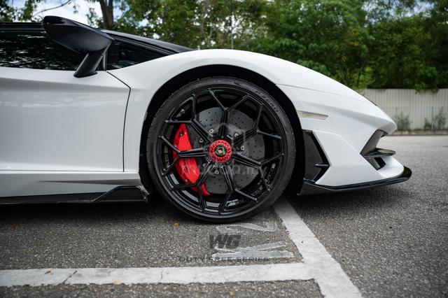 2020 Lamborghini AVENTADOR SVJ Roadster - 5