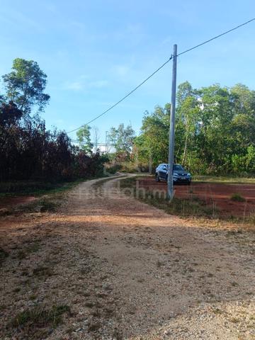 Lot Banglo Sg Ular 10,000 kaki persegi. Dah ada rumah di sini ! Murahh 1